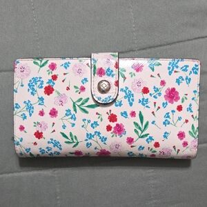 Floral Women's Wallet with Snap Closure